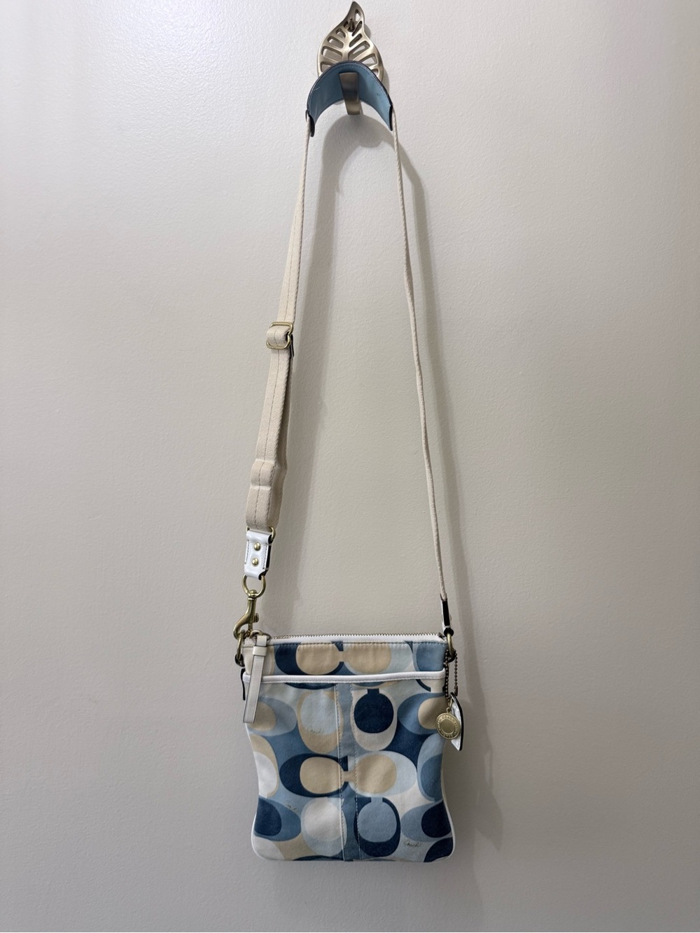 Y2K Coach 41226 Blue Gold Multicolor Signature C Cross Body Handbag Purse